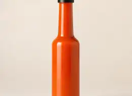 Glas Woozy-Flaschen für Chilisauce Frontansicht für gewerbliche Verpackungsprojekte