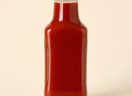 Glasflaschen für Ketchup und Tomatensauce Frontansicht für gewerbliche Verpackungsprojekte