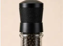 Schlanke Pfeffermühle aus Glas 350 ml Deckel- und Dichtungsdetail