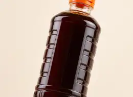 Sojasaucenflaschen mit Originalitätsverschluss Material- und Herstellungsdetail